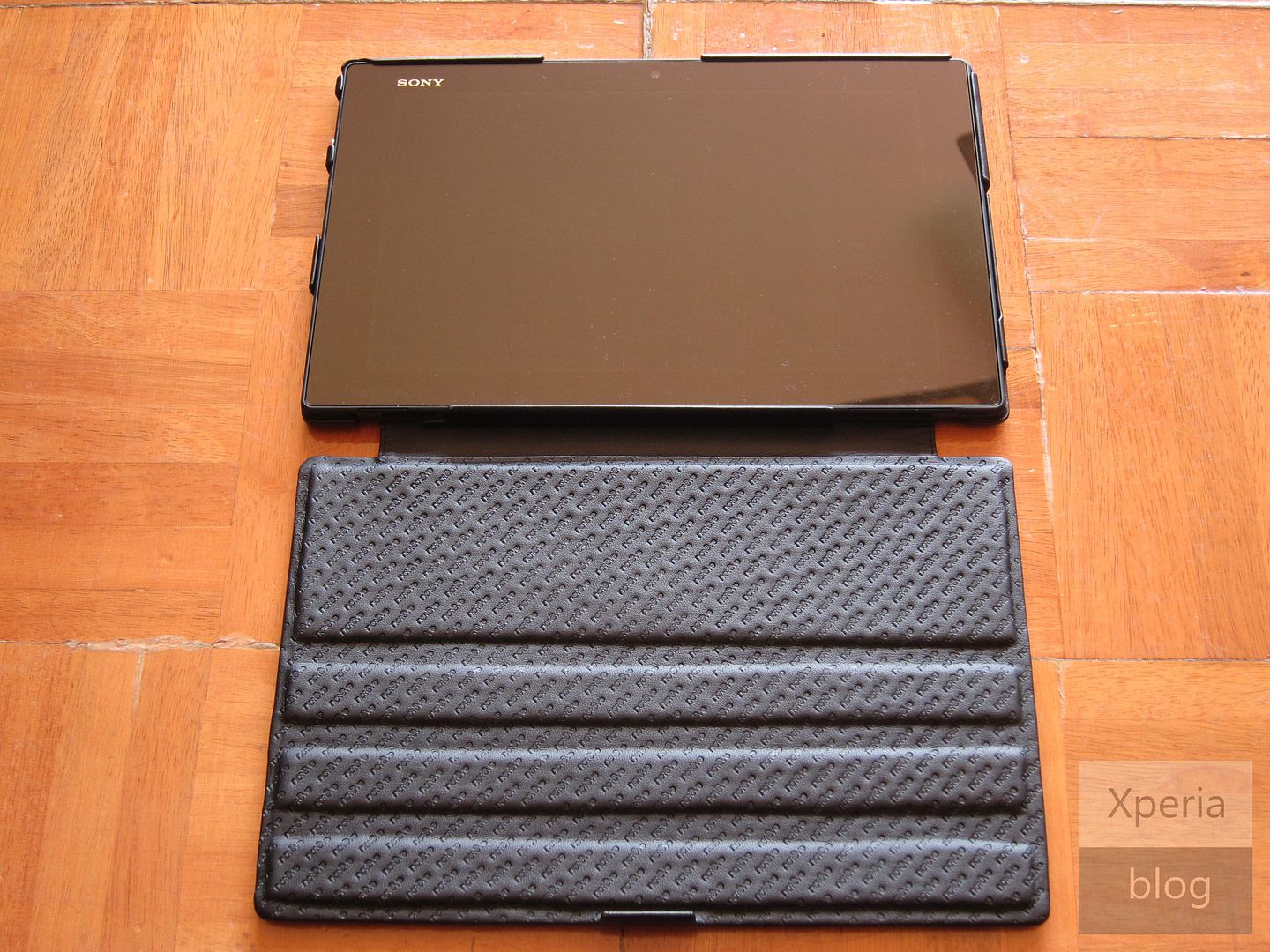 Noreve Xperia Tablet Z case review Xperia Blog
